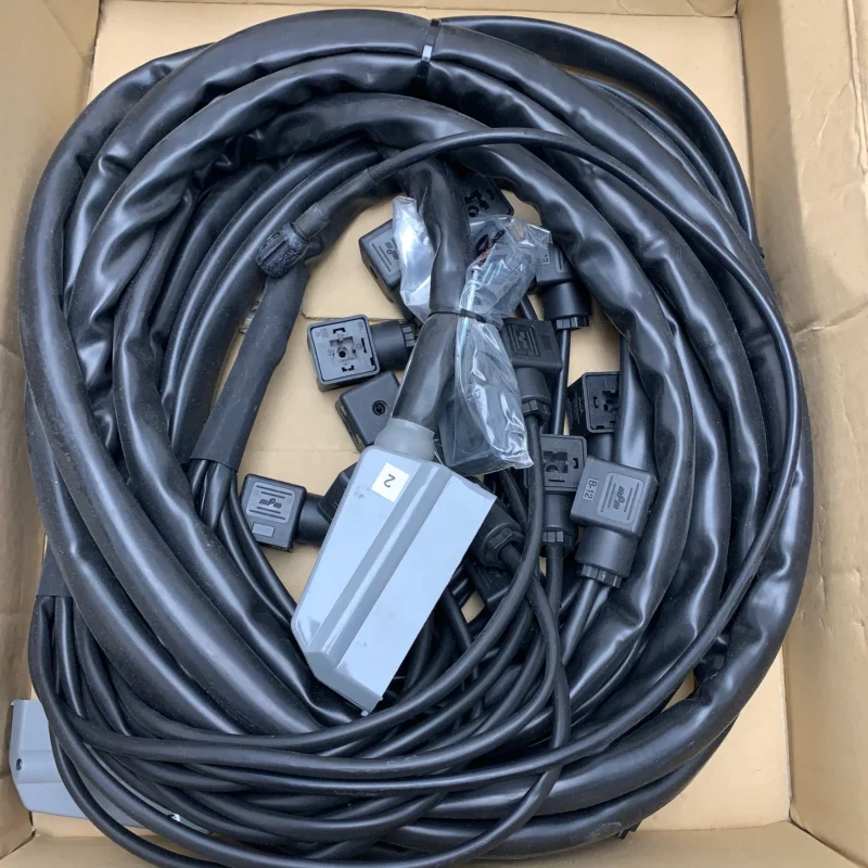Commander Maintenant Besenzoni BES878 Hydraulic Pump Cable Kit 24V