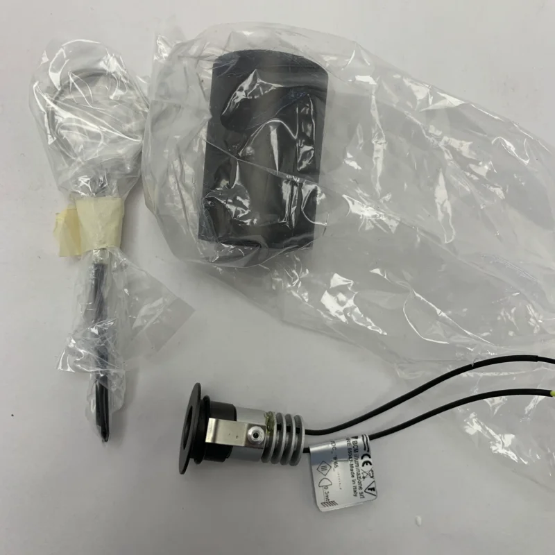BCM 8FE07/KU2W-40/4 Compact Indoor Spotlight Fixture Meilleur Prix
