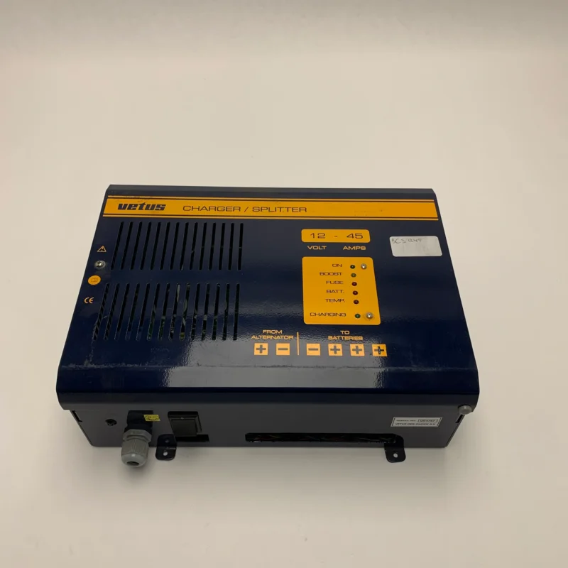 Vetus BCS1245 Combined Battery Charger and Isolator 12V Réduction