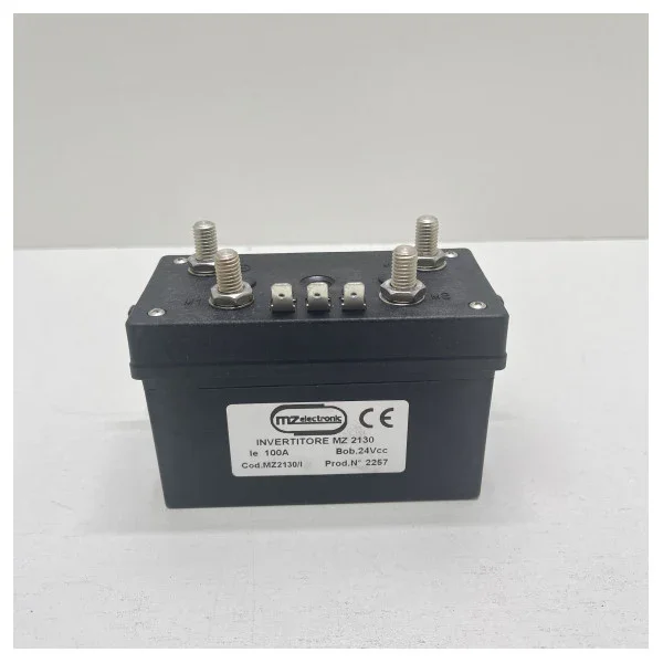 Produit De Marque High-Performance 24V 100A Marine Inverter MZ 2130 with Durable Waterproof Housing