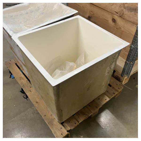 Commander Maintenant Ferretti Yachts F850 Bow Locker - Durable Marine Storage Box for Saltwater & UV Protection