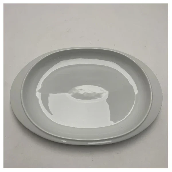 Nouvel Arrivage Portable Oval Porcelain Plate by Alessi - Durable, Water-Resistant and Lightweight for Marine Use