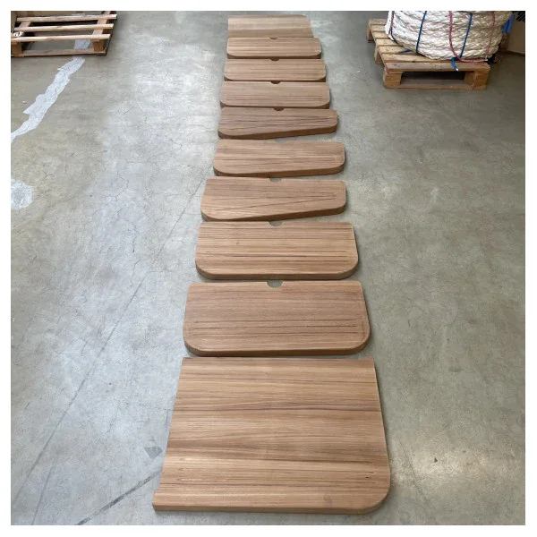 CRN Teak steps for Custom Line 124 flybridge stairs - 292408 Solde