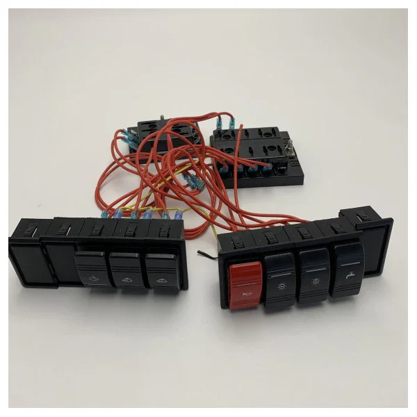 Quicksilver 705 electric switch panel for bilge, horn, light, and water pump 12V - 2076591 Paiement Sécurisé