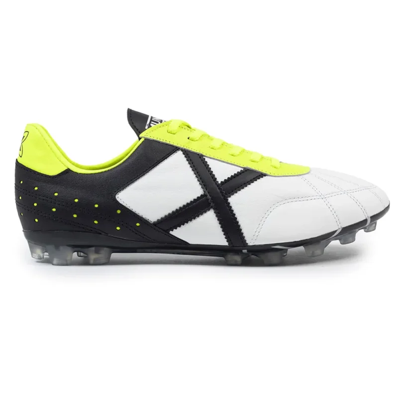 Prix Bas Munich Chaussures de football Estadio AG23 02